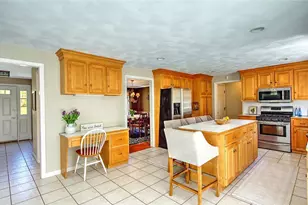 235 Holly Hills Ln, North Kingstown, RI 02874 - Photo 8