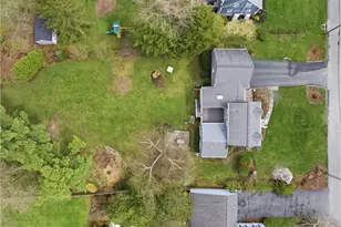 27 Old Meadow Ln, Cumberland, RI 02864 - Photo 50