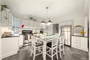 33 Marsh St, Newport, RI 02840 - Photo 8