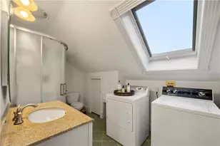 35 Marsh St, Newport, RI 02840 - Photo 22