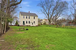48 Constitution St, Bristol, RI 02809 - Photo 8