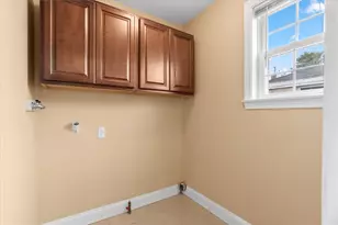 515 Pleasant St, Pawtucket, RI 02860 - Photo 18