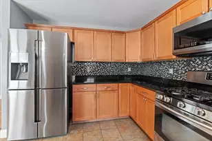 515 Pleasant St, Pawtucket, RI 02860 - Photo 16