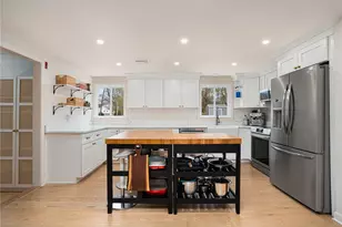 628 County Rd, Barrington, RI 02806 - Photo 6