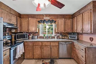 18 Sweetwater Dr, Coventry, RI 02816 - Photo 8