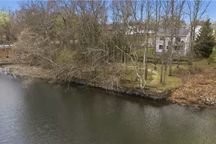 140 Beacon Park Dr, East Providence, RI 02915 - Photo 10