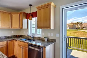 31 Streamview Dr, Cumberland, RI 02864 - Photo 6