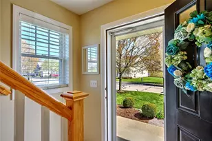 31 Streamview Dr, Cumberland, RI 02864 - Photo 2