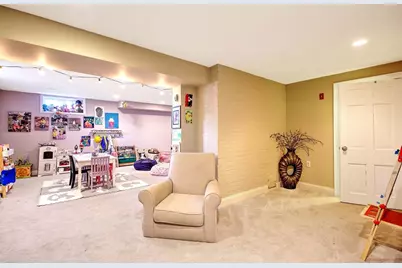 500 Elmgrove Avenue, Providence, RI 02906 - Photo 36