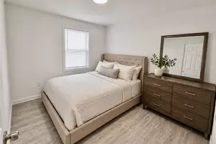 35 Douglas Ave, Providence, RI 02908 - Photo 8