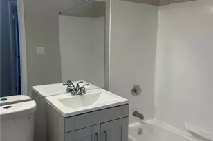 3 Admiralty Dr, Middletown, RI 02842 - Photo 14
