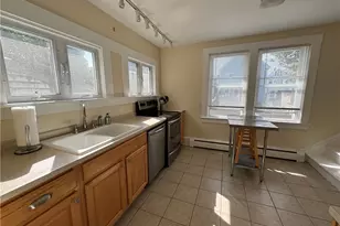 49 Connection St, Newport, RI 02840 - Photo 4