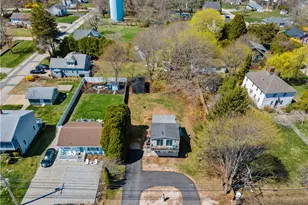 844 Boston Neck Rd, Narragansett, RI 02882 - Photo 18