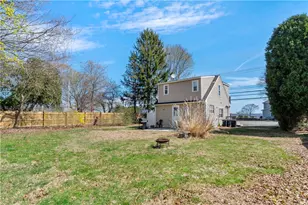 844 Boston Neck Rd, Narragansett, RI 02882 - Photo 16