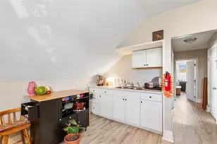 435 Broadway, East Providence, RI 02914 - Photo 28