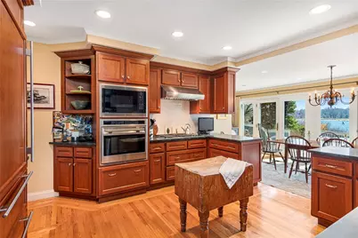 8 Walley Street, Bristol, RI 02809 - Photo 16