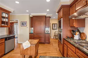 8 Walley St, Bristol, RI 02809 - Photo 18