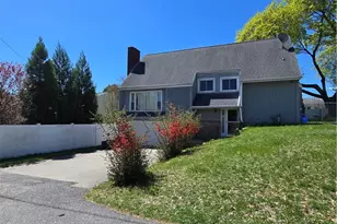 3 Hemlock Dr, Johnston, RI 02919 - Photo 2