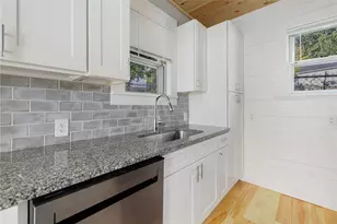 24 Lincoln Ave, Coventry, RI 02816 - Photo 6
