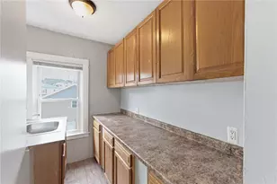 880 Douglas Ave, Providence, RI 02908 - Photo 32