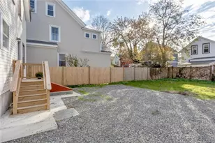 18 Hall Ave, Newport, RI 02840 - Photo 24