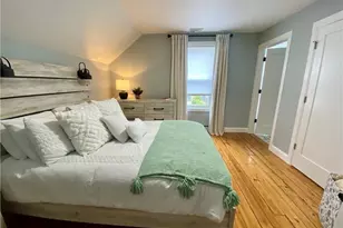 18 Hall Ave, Newport, RI 02840 - Photo 8