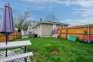 74 Canonchet St, Providence, RI 02908 - Photo 2