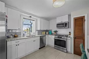 11 Bellevue Dr, Cranston, RI 02920 - Photo 28