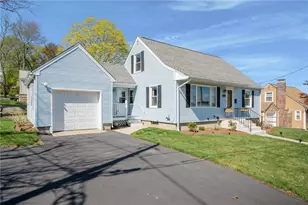 11 Bellevue Dr, Cranston, RI 02920 - Photo 2