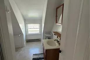 28 Calvert St, Newport, RI 02840 - Photo 12