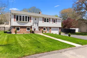 61 Argonne St, Johnston, RI 02919 - Photo 2
