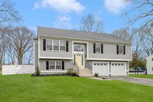 61 Garden St, Cumberland, RI 02864 - Photo 2