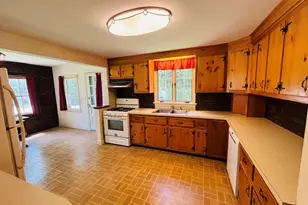 21 Smith St, Bristol, RI 02809 - Photo 10