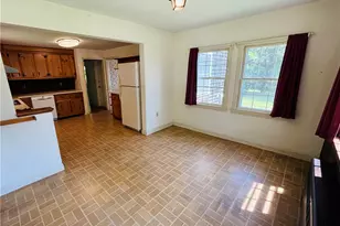 21 Smith St, Bristol, RI 02809 - Photo 8