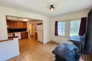 21 Smith St, Bristol, RI 02809 - Photo 4