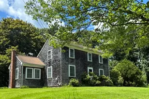 21 Smith St, Bristol, RI 02809 - Photo 1