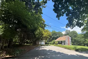 21 Smith St, Bristol, RI 02809 - Photo 1