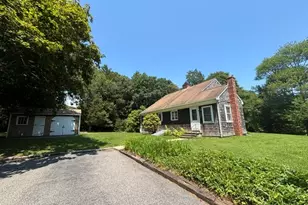 21 Smith St, Bristol, RI 02809 - Photo 4