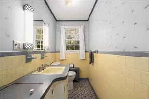 21 Smith St, Bristol, RI 02809 - Photo 14