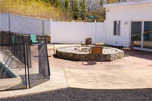 27 Campbell St St, West Warwick, RI 02893 - Photo 2