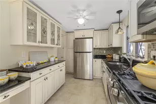 98 Homewood Ave, North Providence, RI 02911 - Photo 14