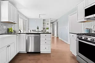 198 Asylum Rd, Warwick, RI 02886 - Photo 14