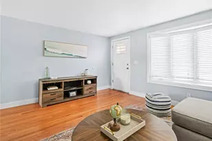 198 Asylum Rd, Warwick, RI 02886 - Photo 6