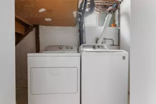 685 Pontiac Ave, Cranston, RI 02910 - Photo 38