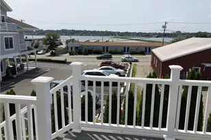 8 Seascape Ave, Middletown, RI 02842 - Photo 2