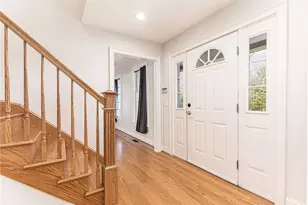 54 Fox Ridge Cir, South Kingstown, RI 02879 - Photo 4