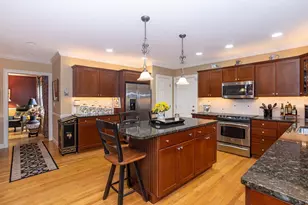 42 Ferry Landing Cir, Portsmouth, RI 02871 - Photo 10