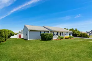 39 Davisville Ln, Narragansett, RI 02882 - Photo 4