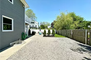 90 Wolcott Ave, Middletown, RI 02842 - Photo 22