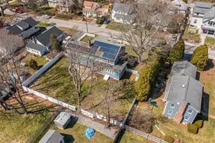 8 Bay Ave, Barrington, RI 02806 - Photo 8